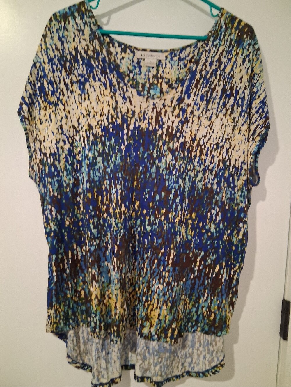 Liz Claiborne  Women’s Short Sleeve Abstract Print Tunic in Blue and Cream